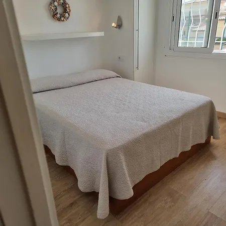 Con Terraza A 400m De La Playa De Riells - Hisp-236-184 Apartment *
